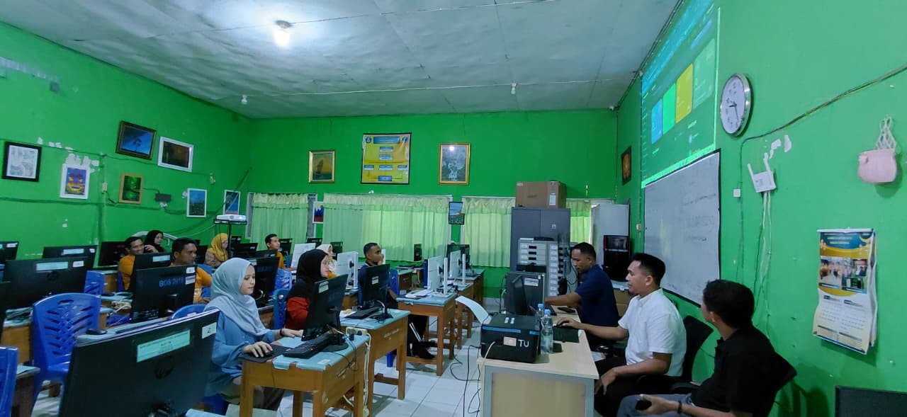 SMAN 1 Raha Inisiasi Digitalisasi Pendidikan, Resmi Implementasikan Aplikasi 'Sikolah'